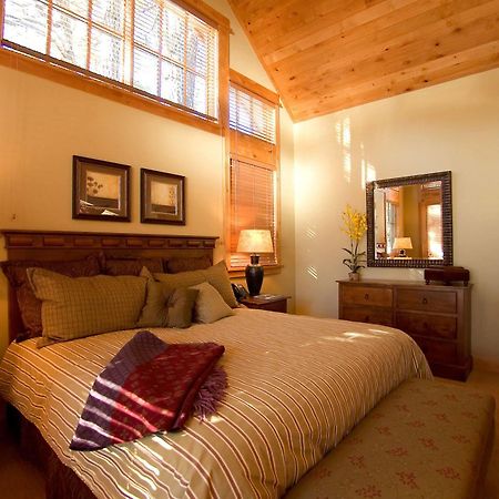 Tahoe Mountain Resorts Lodging Old Greenwood Траки Экстерьер фото