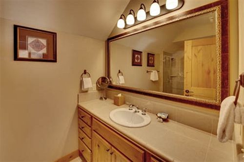 Tahoe Mountain Resorts Lodging Old Greenwood Траки Экстерьер фото