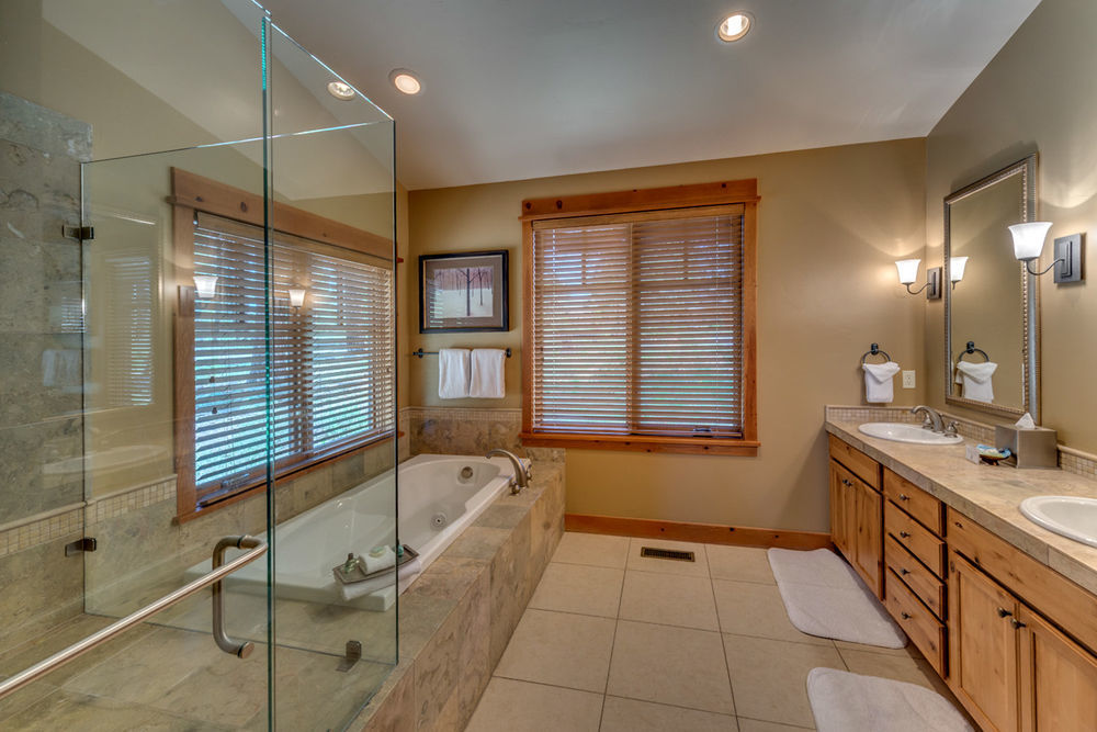 Tahoe Mountain Resorts Lodging Old Greenwood Траки Экстерьер фото