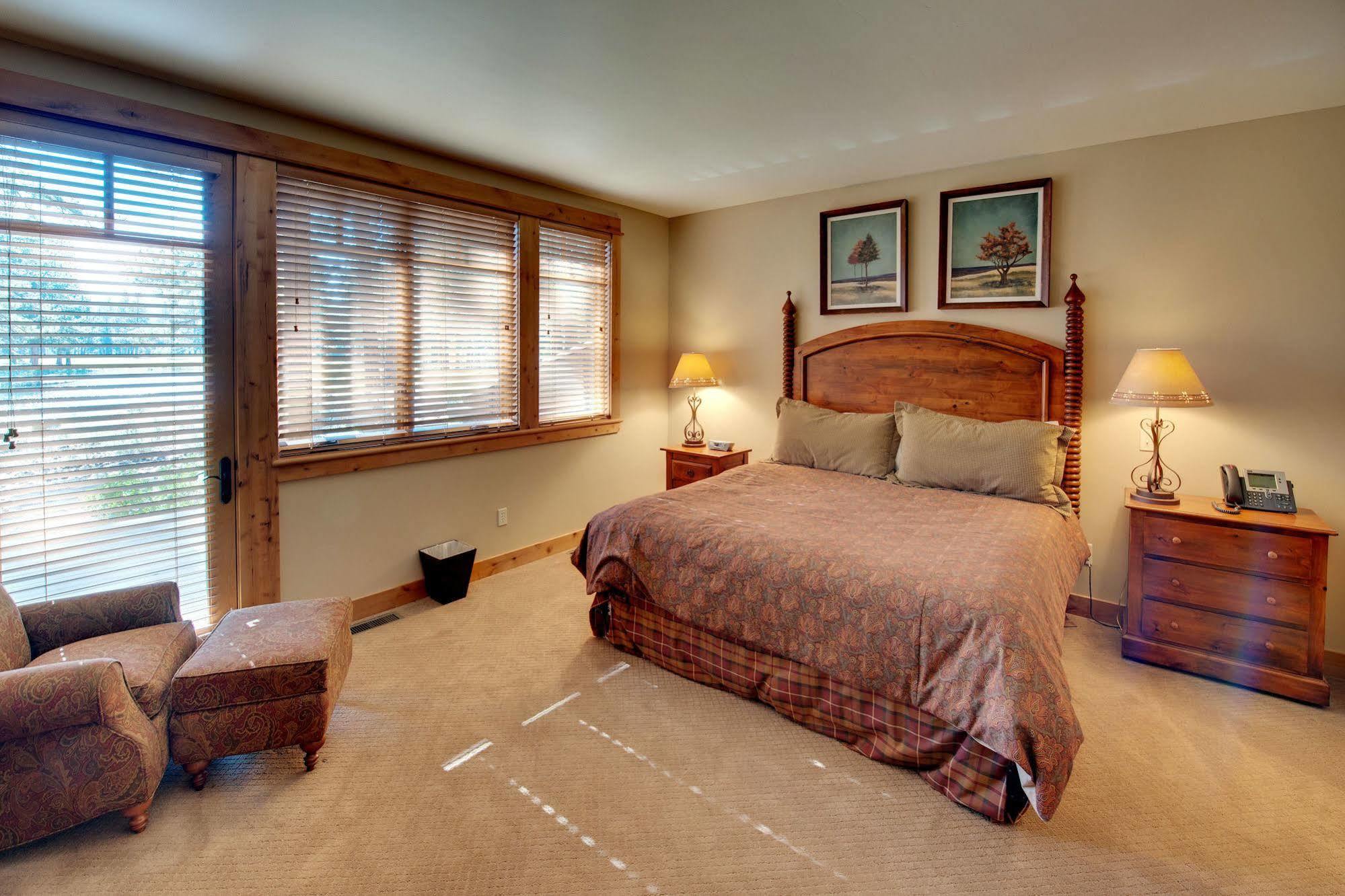 Tahoe Mountain Resorts Lodging Old Greenwood Траки Экстерьер фото